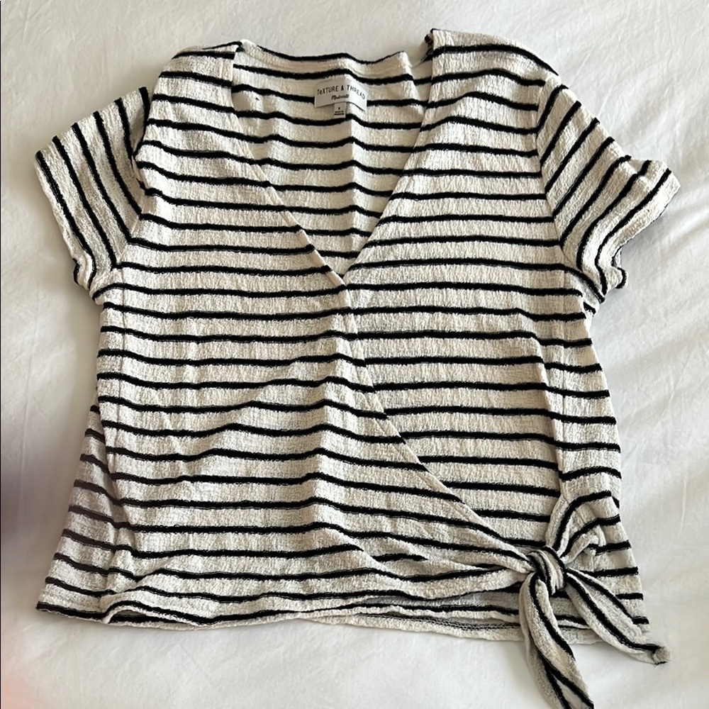 Madewell Black and White Short Sleeve Wrap Tee - Picture 2 of 6